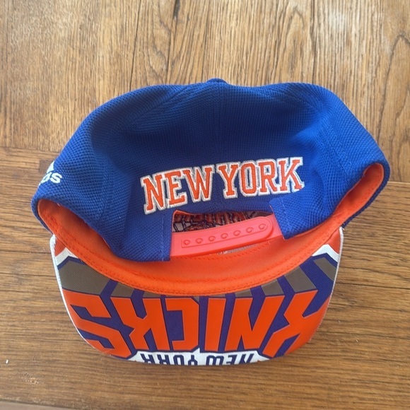 VINTAGE Adidas New York Knicks BASKETBALL HAT - Picture 3 of 5
